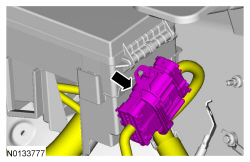 Ford Taurus. Engine